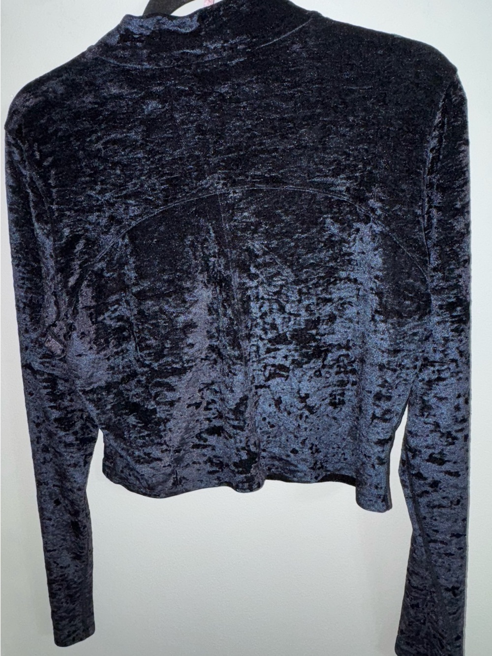 lululemon athletica cropped Crushed Velvet Mock Neck Top in Dark Navy
